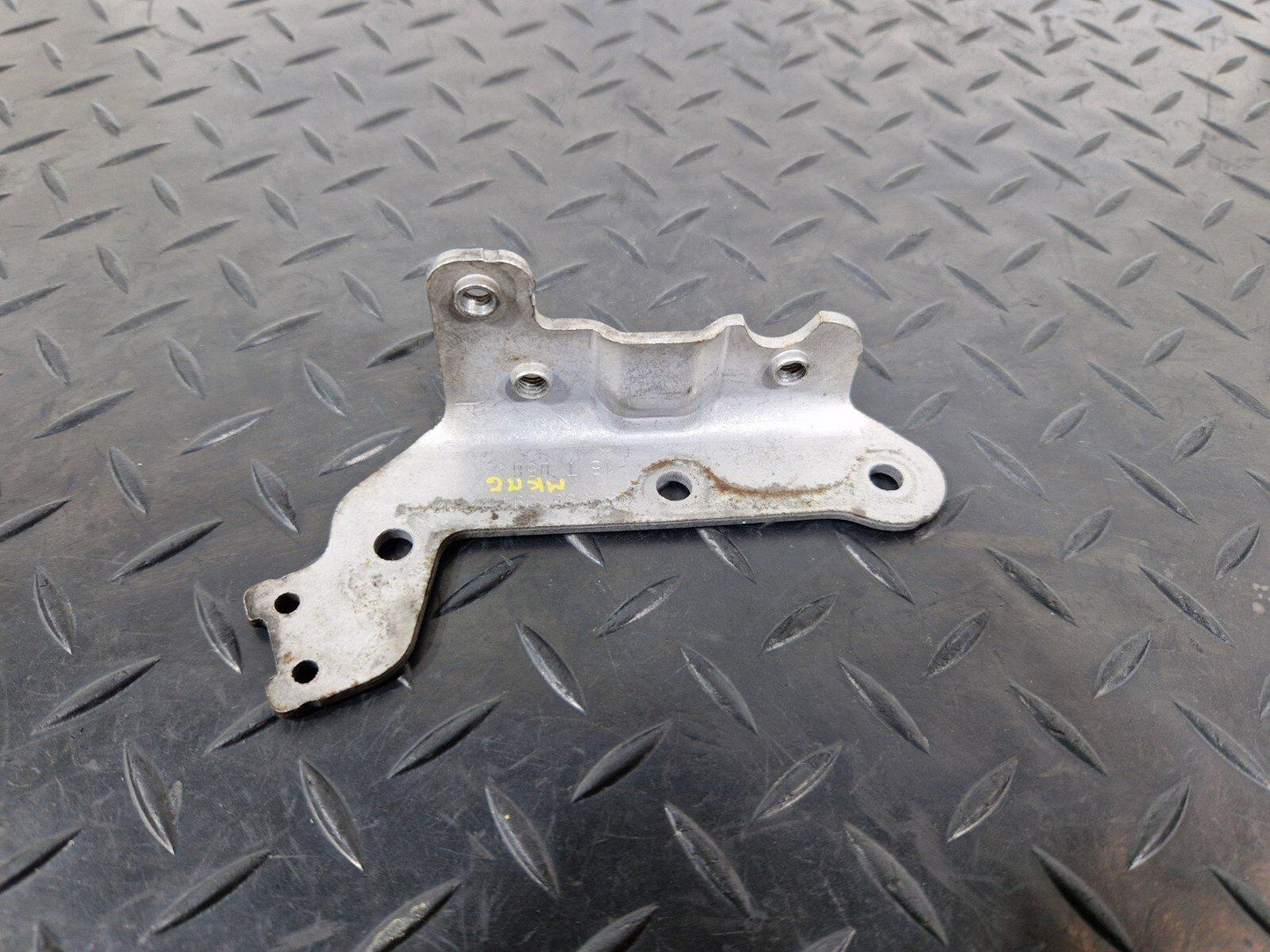 14-21 MERCEDES-BENZ C-CLASS C250D W205 GENUINE MOUNT A6510942227