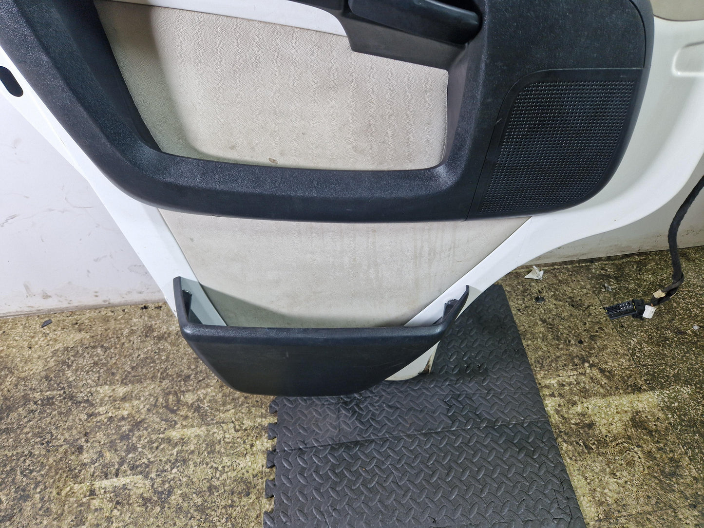 Peugeot Boxer MK3 Cargo Van Front Left N/S Passenger Complete Door in Silver