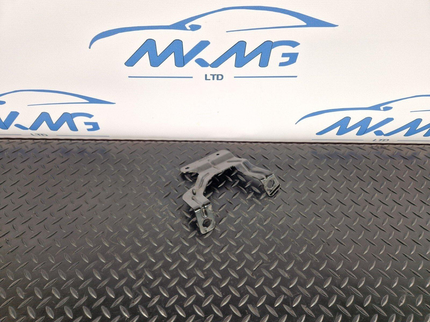 16-19 AUDI A4 B9 EXPANSION COOLANT TANK BRACKET 8W0121232F