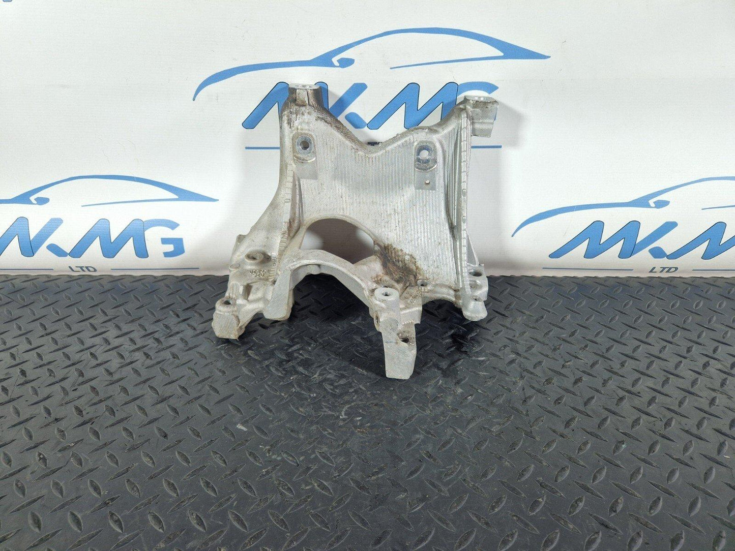 16-19 AUDI A4 B9 GENUINE FRONT LEFT SIDE N/S SUBFRAME BRACKET MOUNT 8W0399295E