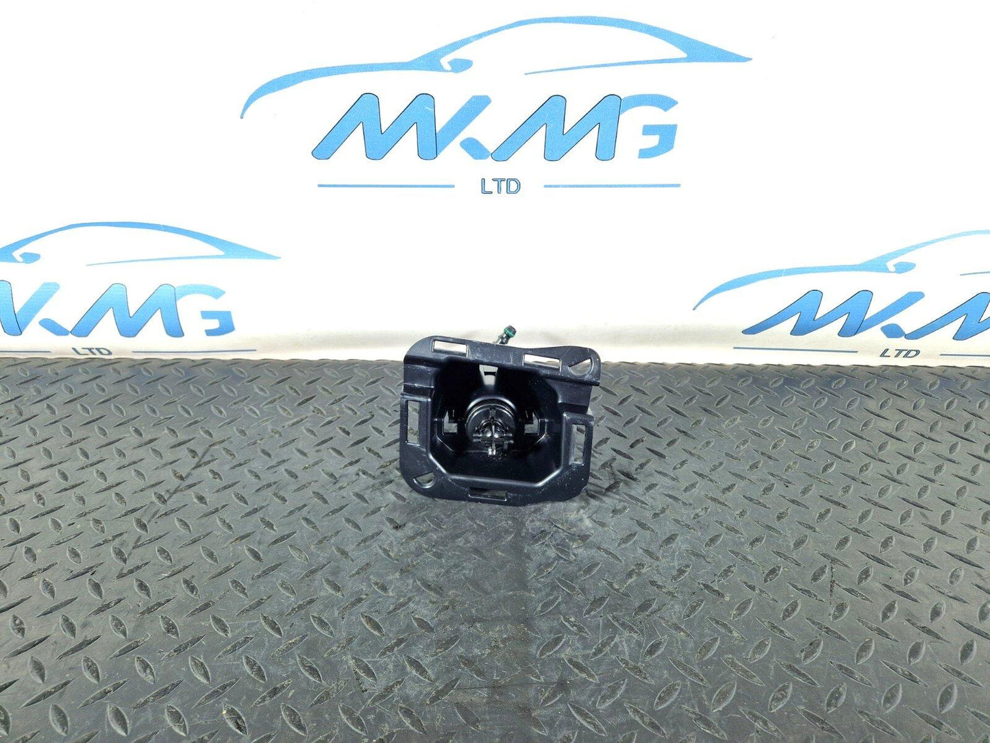 10-13 BMW X5 E70 LCI GENUINE RIGHT SIDE FRONT PANEL BRACKET 7223006