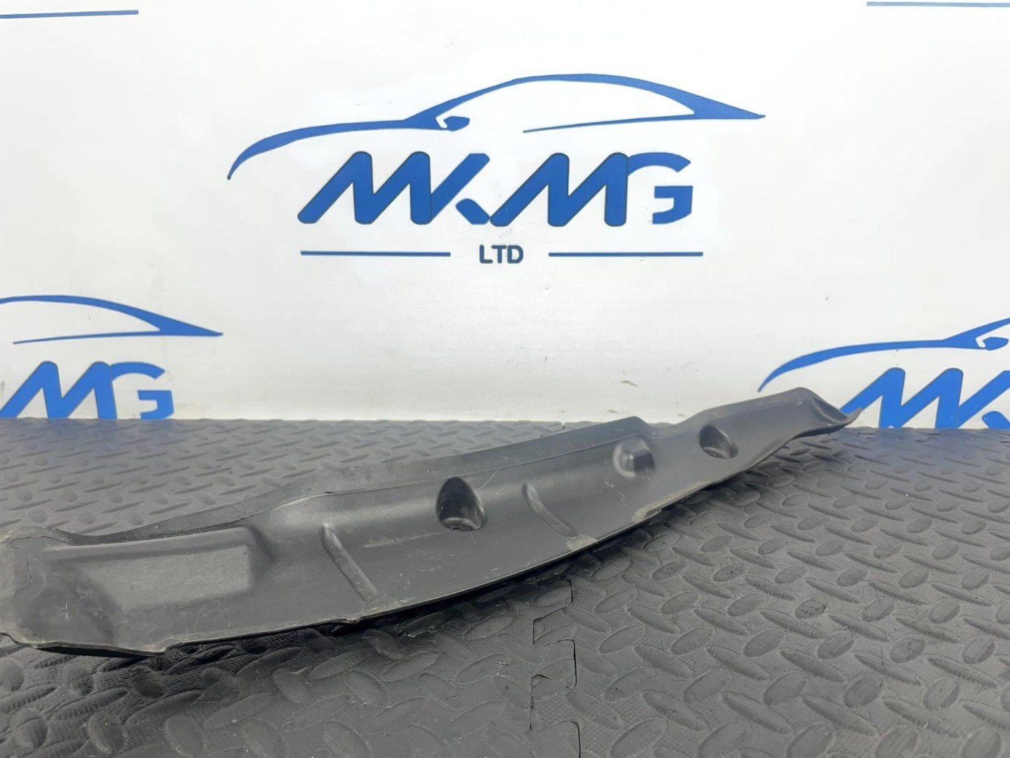 16-19 AUDI A4 B9 AVANT GENUINE FRONT LEFT SIDE WING FENDER COVER 8W0821111