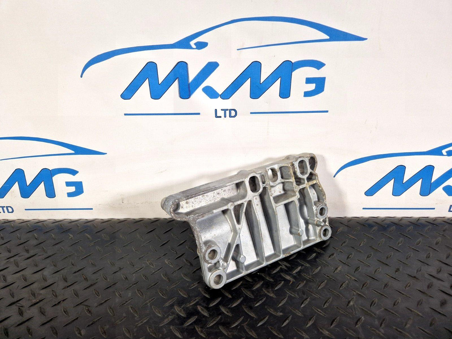 17-20 VW E-GOLF MK7.5 GENUINE LEFT N/S/F ENGINE MOUNT BARCKET 5QE199587A