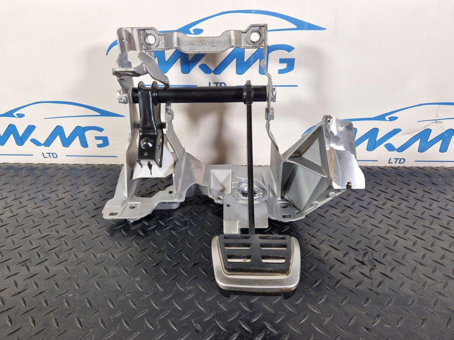 16-23 AUDI S5 COUPE GENUINE BRAKE PEDAL ASSEMBLY BRACKET MOUNT 8W2723140A