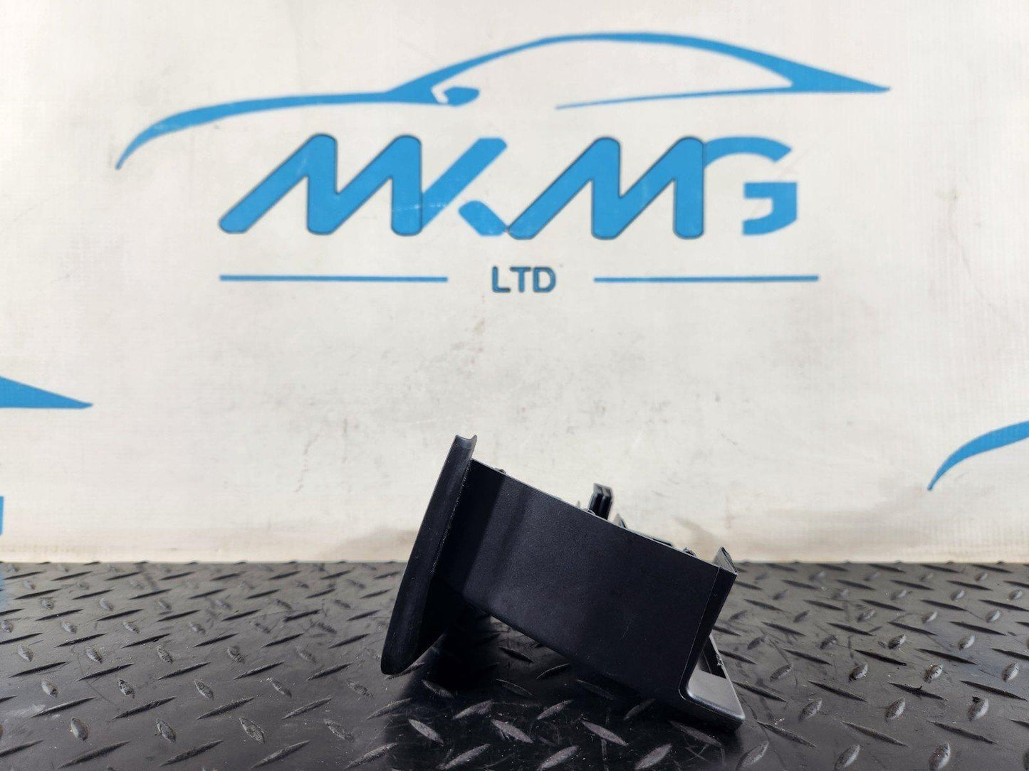 16-20 AUDI Q7 4M GENUINE 2ND ROW REAR LEFT SIDE SEAT TRACK TRIM COVER 4M0883685E