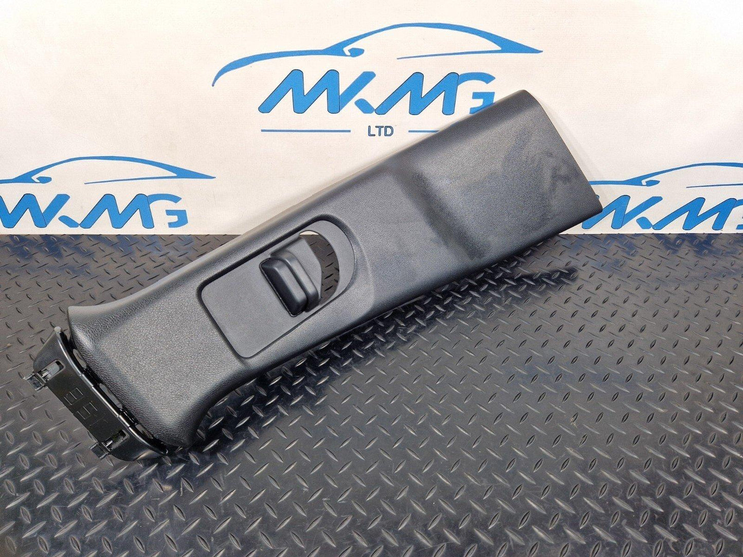 14-20 MERCEDES BENZ GLA X156 FRONT RIGHT DRIVER SIDE B-PILLAR TRIM A1566904200