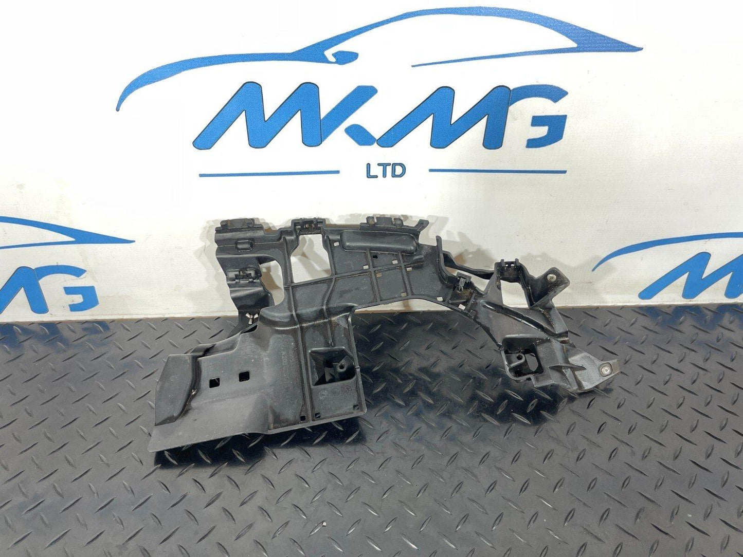 14-21 MERCEDES BENZ C350E W205 REAR LEFT BUMPER BRACKET A2058855114
