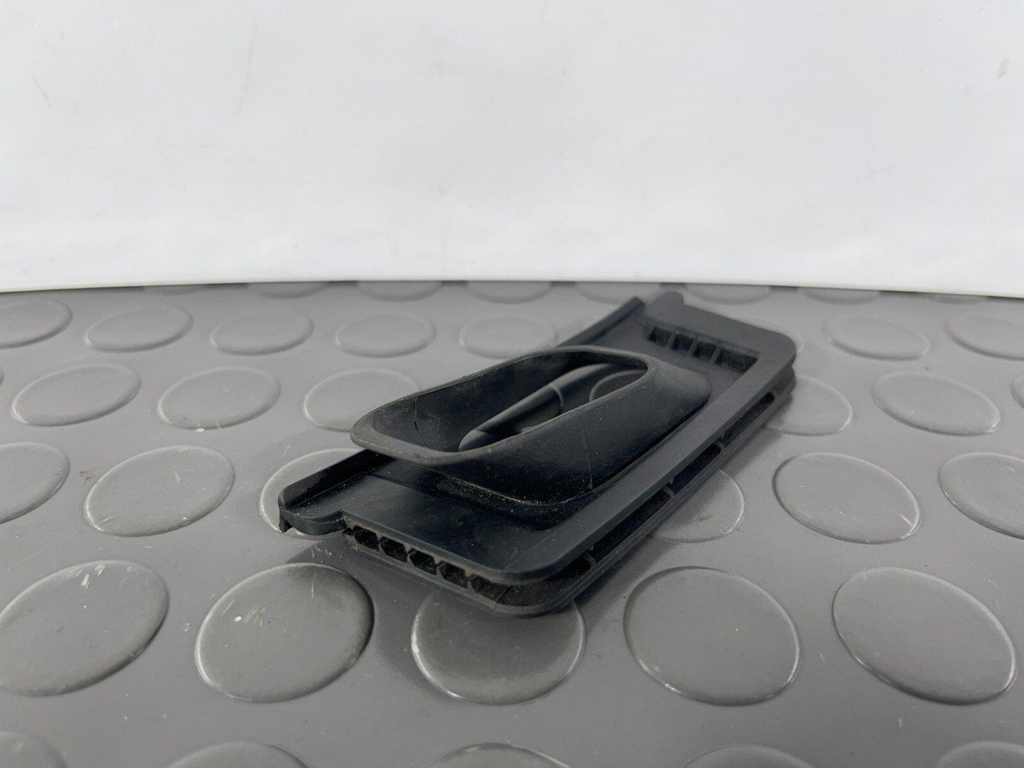 16-19 AUDI A4 B9 SALOON GENUINE FRONT RIGHT REINFORCEMENT BEAM SEAL 8W0819142A