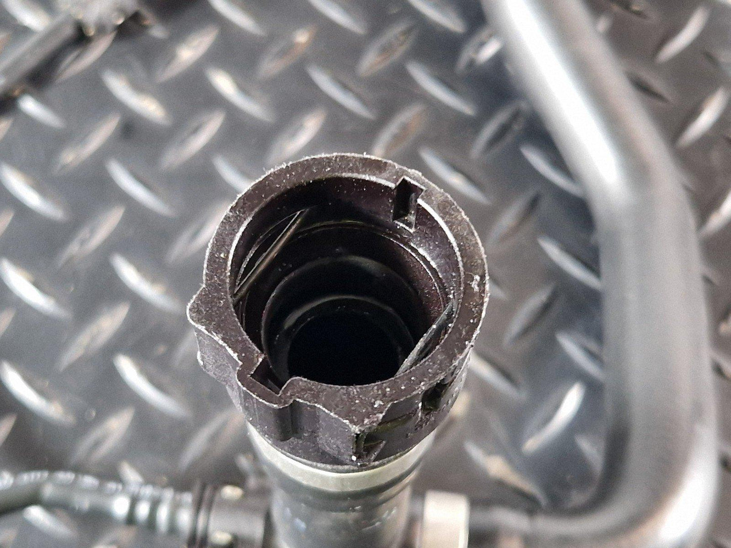 16-19 MERCEDES BENZ GLE W166 WATER COOLANT HOSE A1665004500 A1665004300