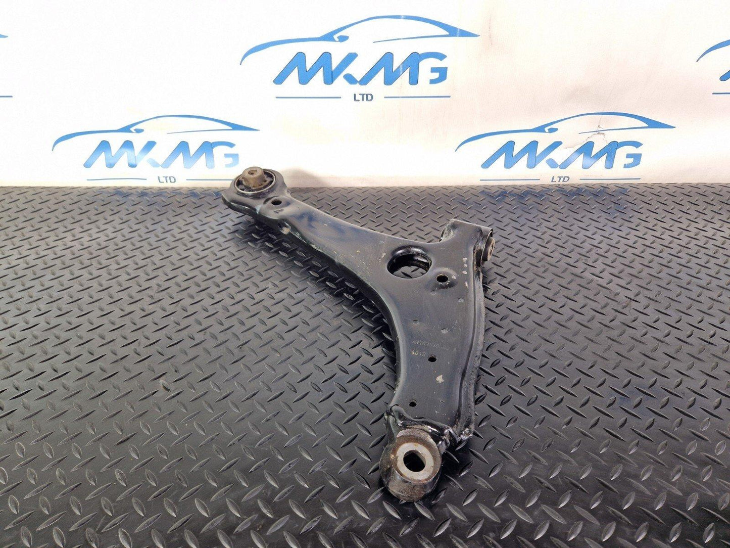 18-ON MERCEDES BENZ SPRINTER W907 W910 FRONT LOWER CONTROL ARM A9103330000