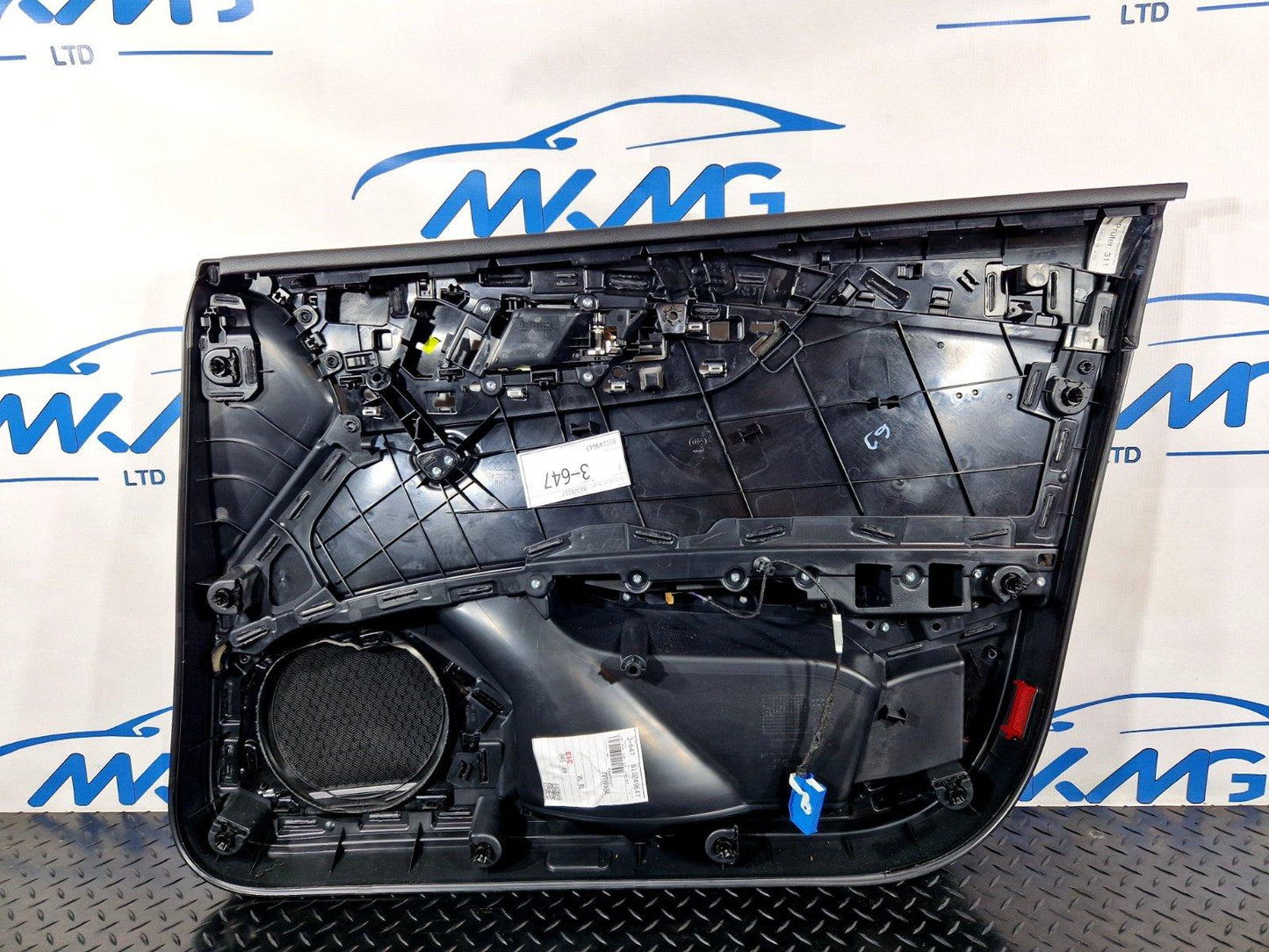 16-19 AUDI A4 B9 FRONT PASSENGER SIDE DOOR CARD PANEL 8W0867133