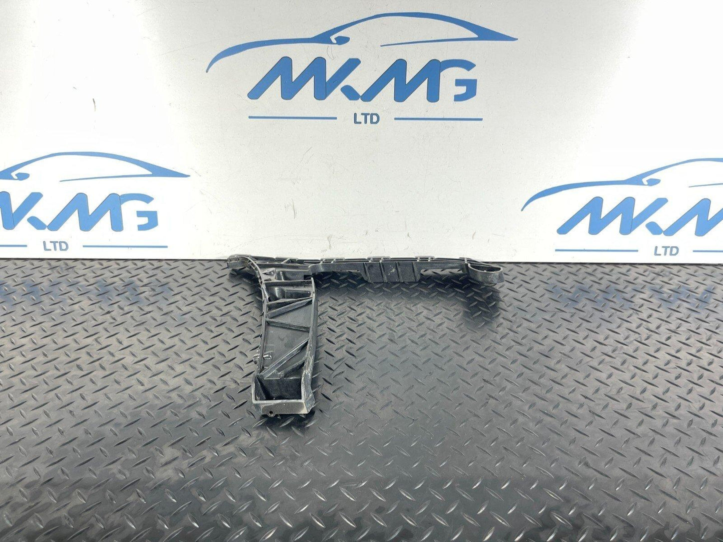 16-19 AUDI A4 B9 AVANT ULTRA GENUINE REAR LEFT N/S BUMPER BRACKET 8W9807453