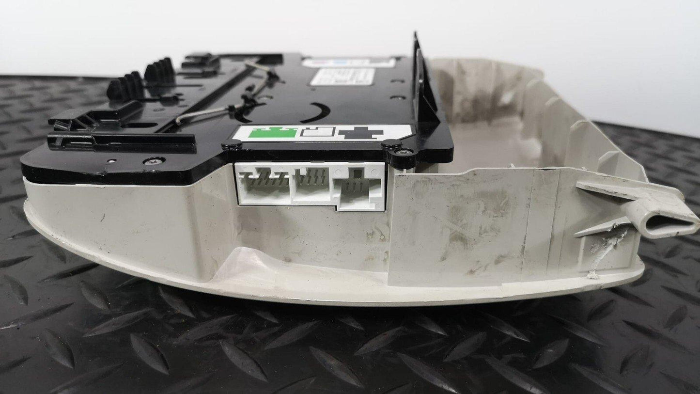 13-19 MERCEDES BENZ CLA W117 C117 INTERIOR ROOF LIGHT A0009001602 *B115