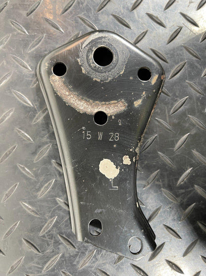 14-21 MERCEDES C-CLASS C350h W205 REAR AXLE SUBFRAME LEFT STOP PLATE A2053520700