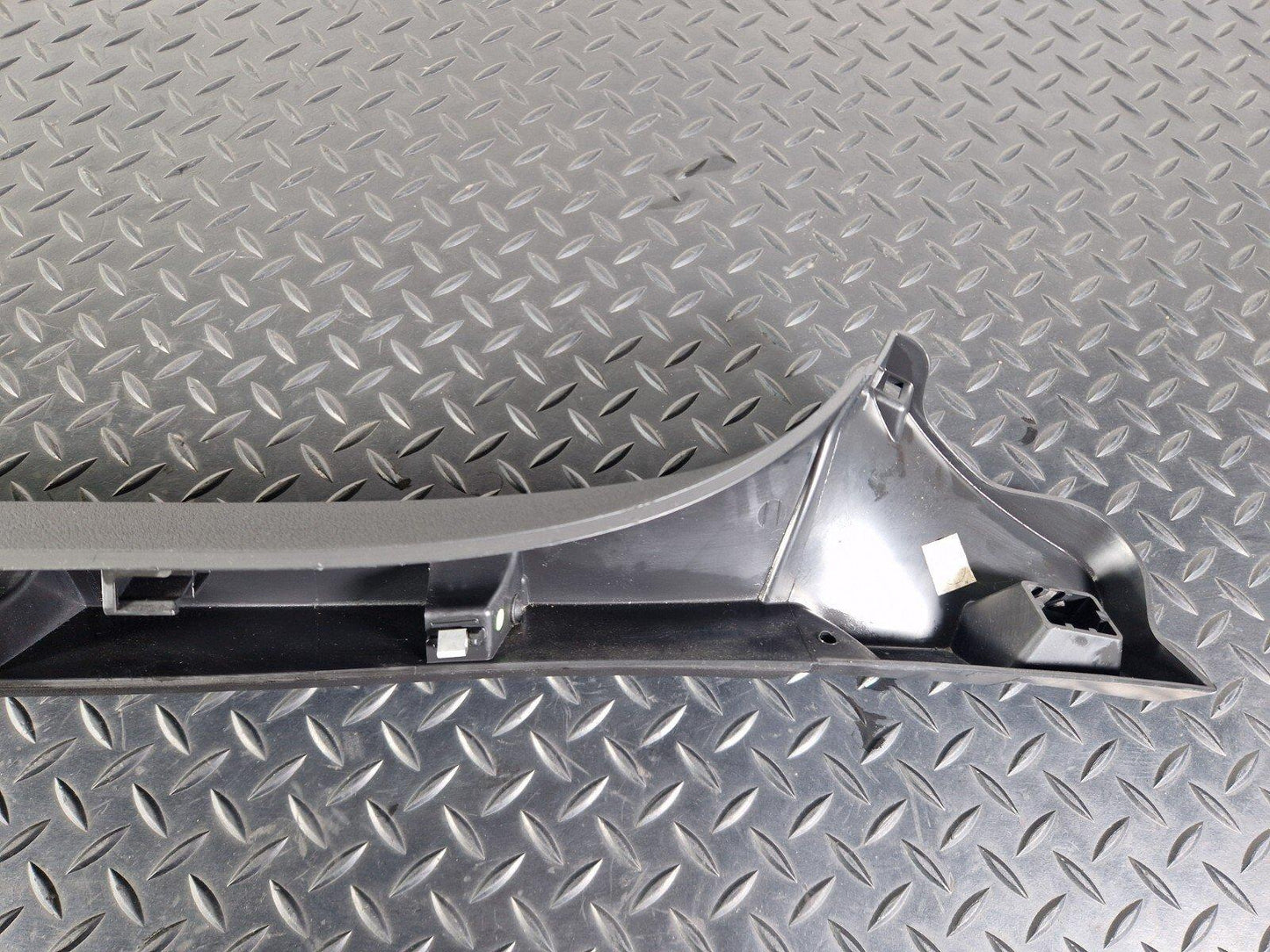 10-18 AUDI A7 4G S-LINE GENUINE BOOT LID LEFT SIDE TRIM INNER PANEL 4G8867607