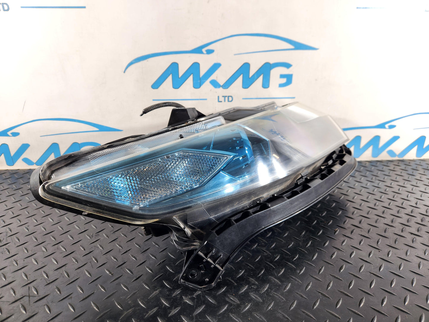 Honda Civic FN Hatchback Front Right Driver Side Headlight Genuine 100-22877