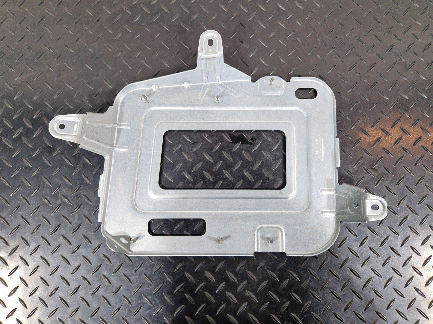 18-ON MERCEDES BENZ A CLASS W177 SPEEDOMETER MODULE BRACKET A2475455700