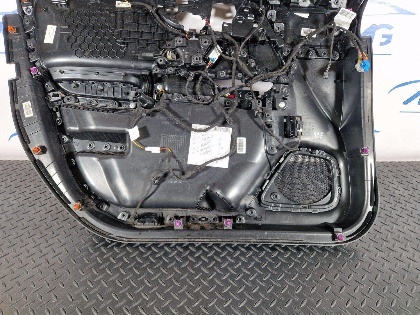 19-ON MERCEDES BENZ B CLASS W247 DOOR CARD PANEL RIGHT SIDE FRONT A2477204602