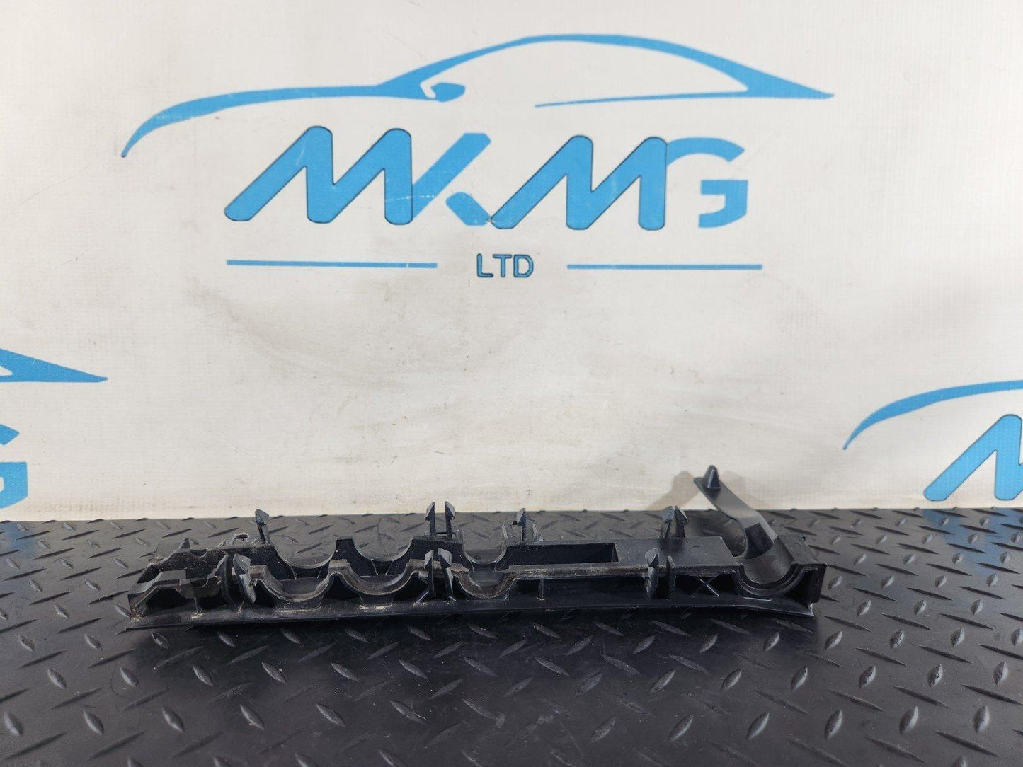 16-22 MERCEDES BENZ X253 GENUINE BONNET LEFT UPPER SEAL A2538314300