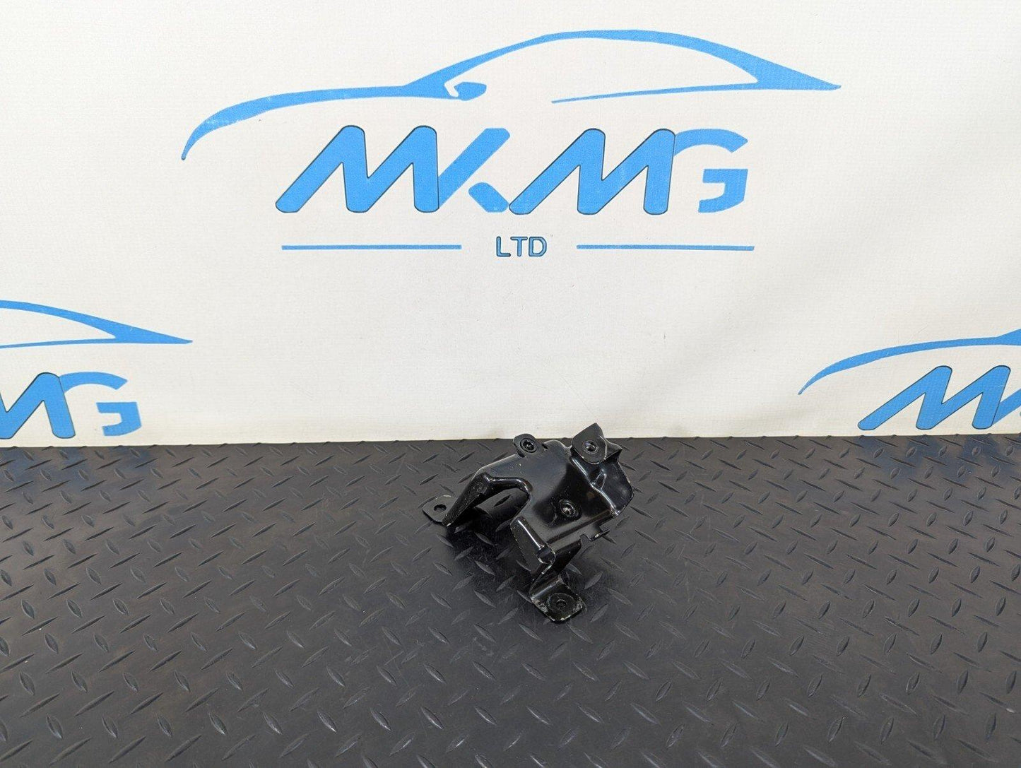 10-17 AUDI A8 4H GENUINE BONNET LOCK CATCH LATCH 4H0823425B