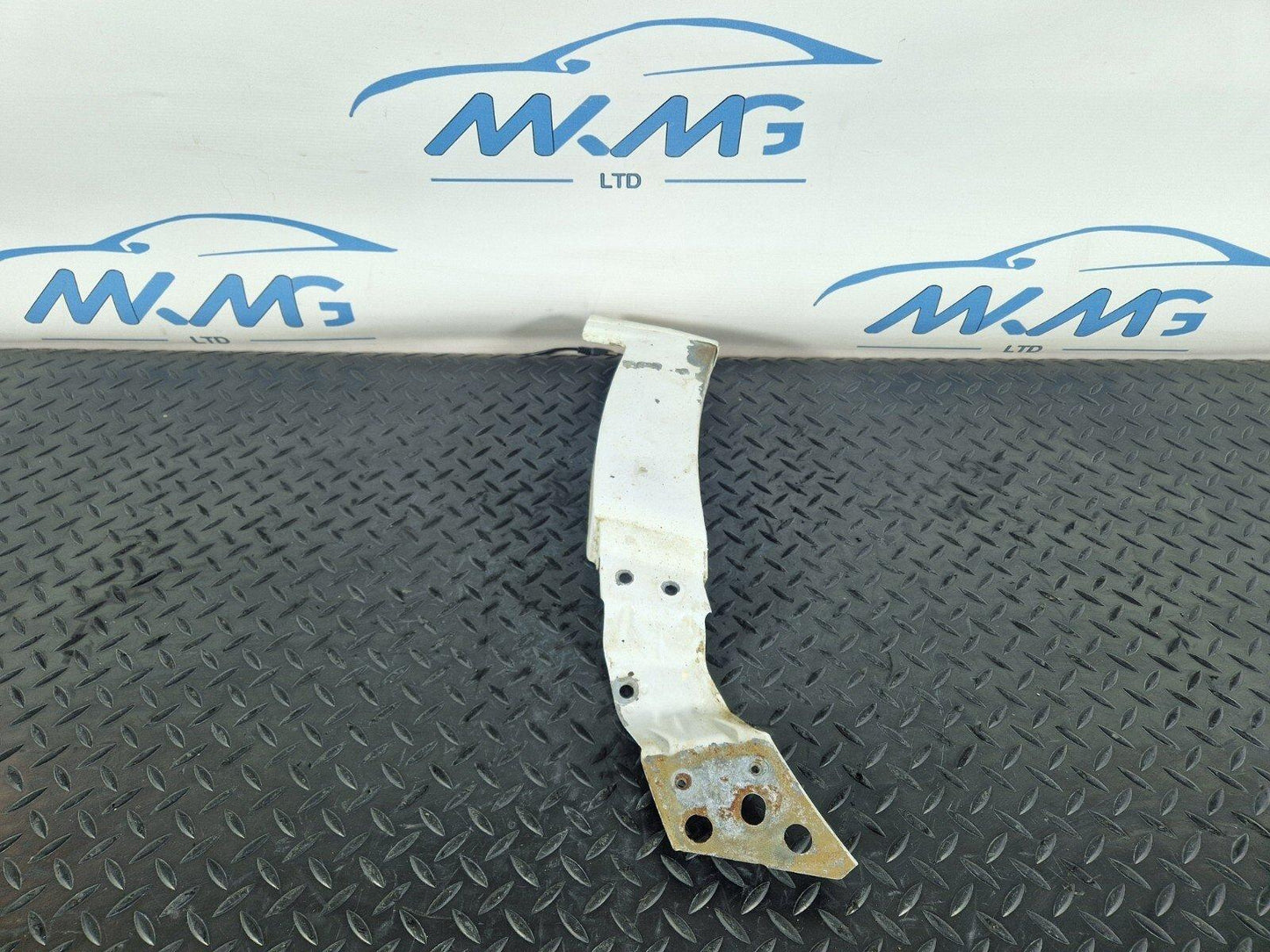 18-ON MERCEDES BENZ SPRINTER W907 W910 FRONT LEFT N/S WING STRIP A9108810200