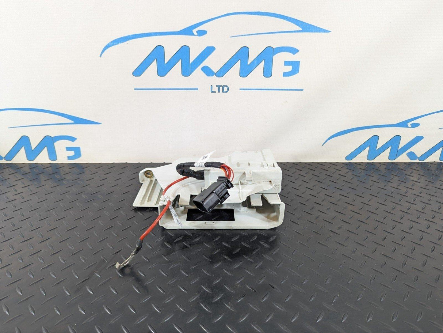 16-22 BMW X1 F48 GENUINE OEM ELECTRONIC DEVICE TOOL SUPPORT BOX & WIRING 8573956