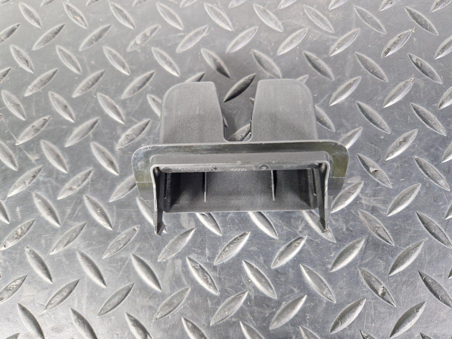 16-19 AUDI A4 B9 GENUINE OEM BOOT TAILGATE LOCK TRIM COVER 8W5827520