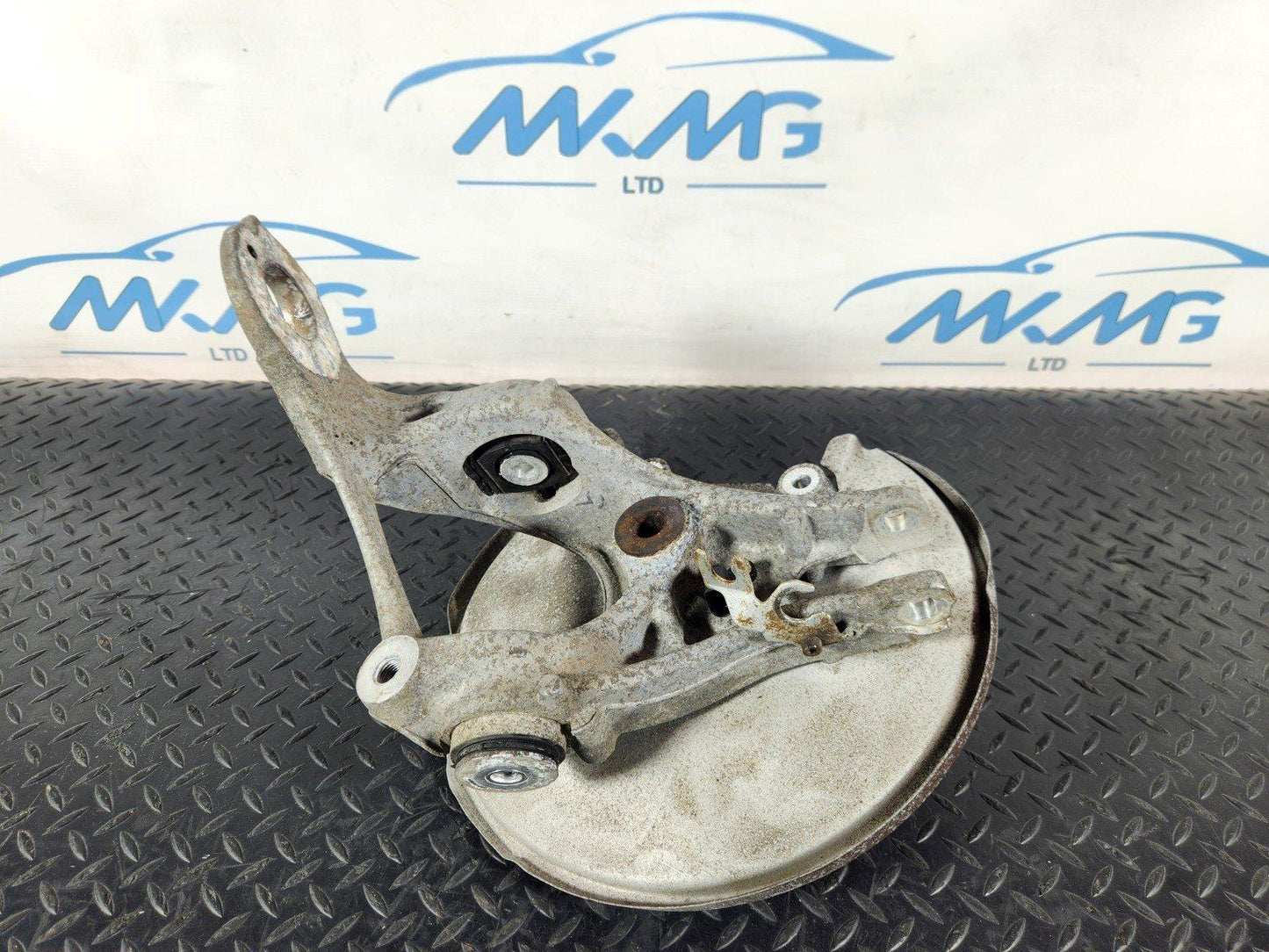 12-18 AUDI A6 C7 GENUINE REAR RIGHT DRIVER OSR WHEEL HUB 4G0505432E