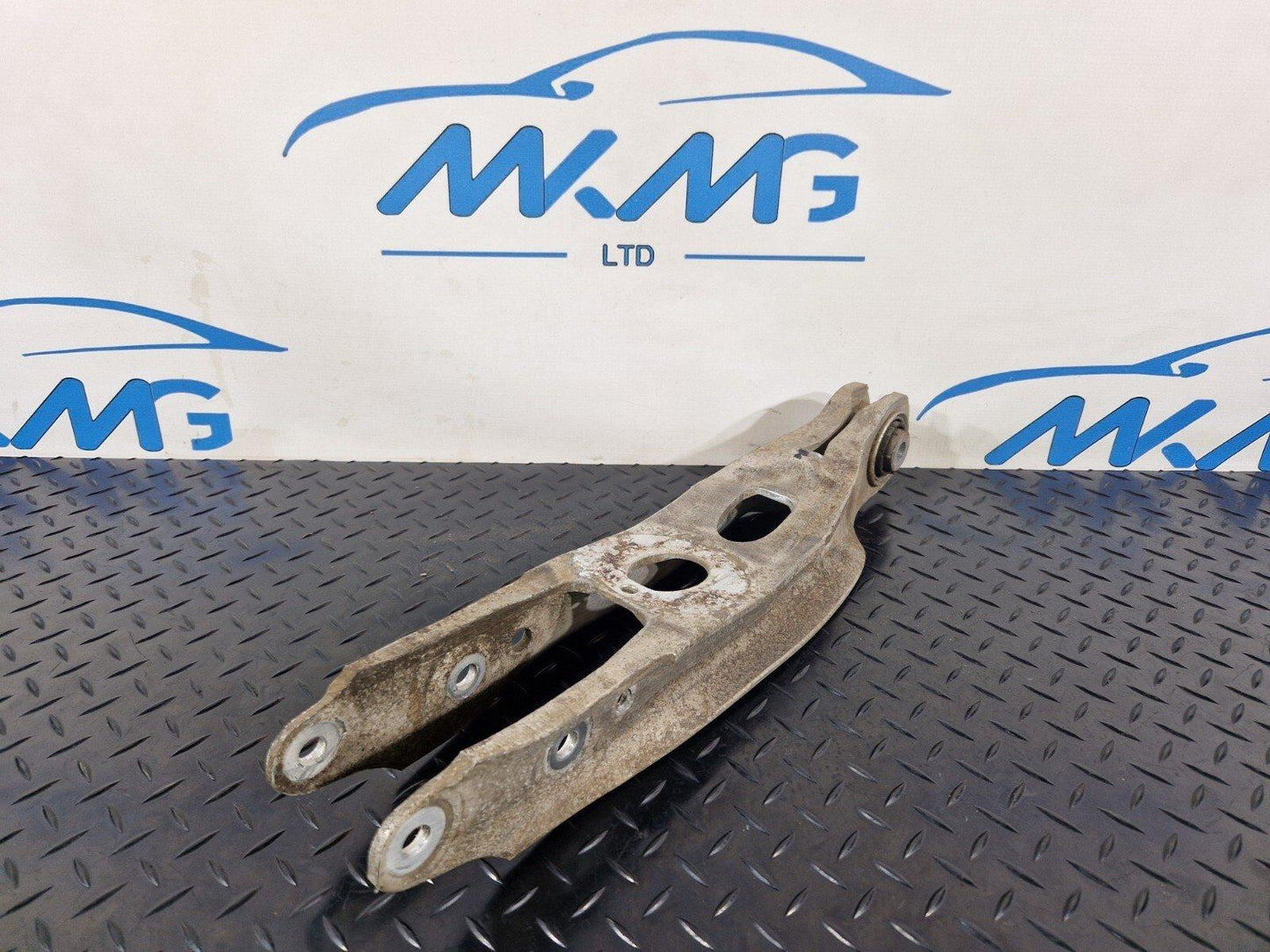 16-19 AUDI A4 B9 GENUINE REAR RIGHT OR LEFT SIDE LOWER CONTROL ARM 8W0505311H