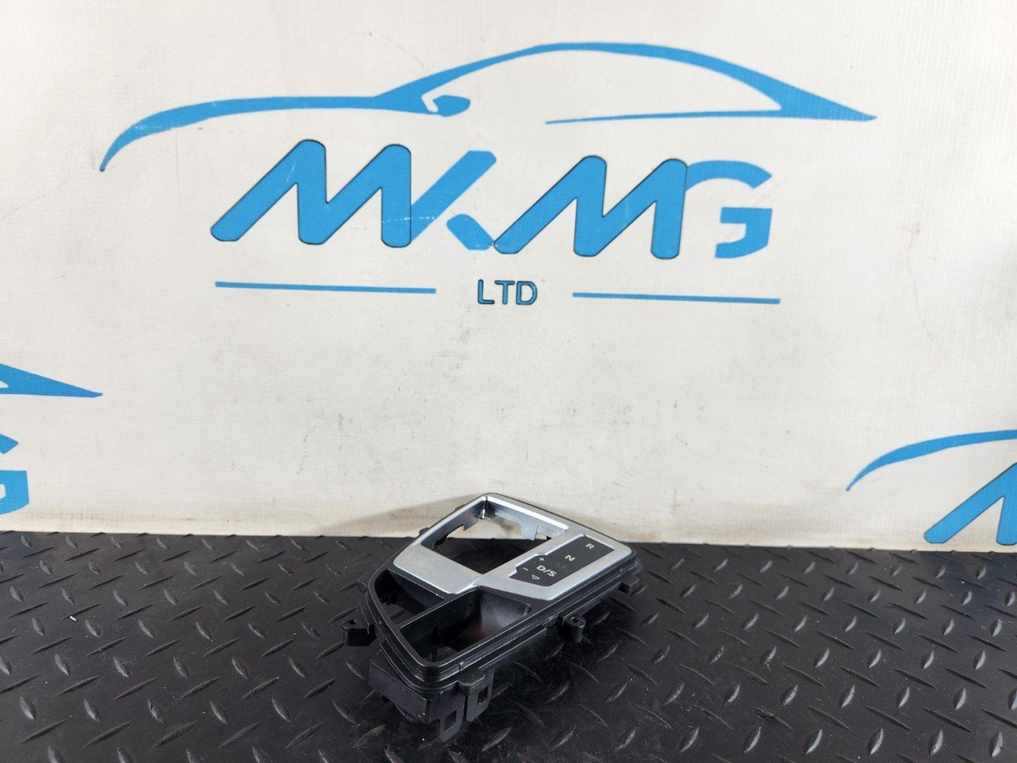 16-20 AUDI Q7 4M GENUINE OEM GEAR LEVER PANEL SHIFTER SURROUND TRIM 4M2713111D
