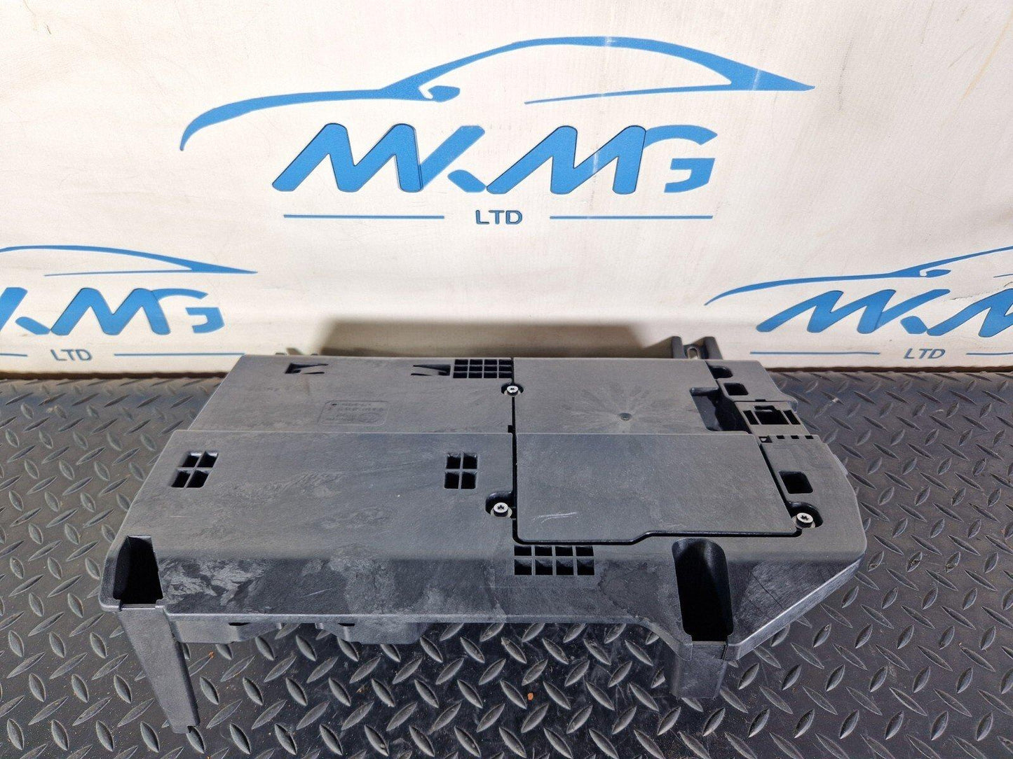18-ON MERCEDES BENZ A CLASS W177 SAM CONTROL UNIT BRAKET COVER TRIM A2475402506