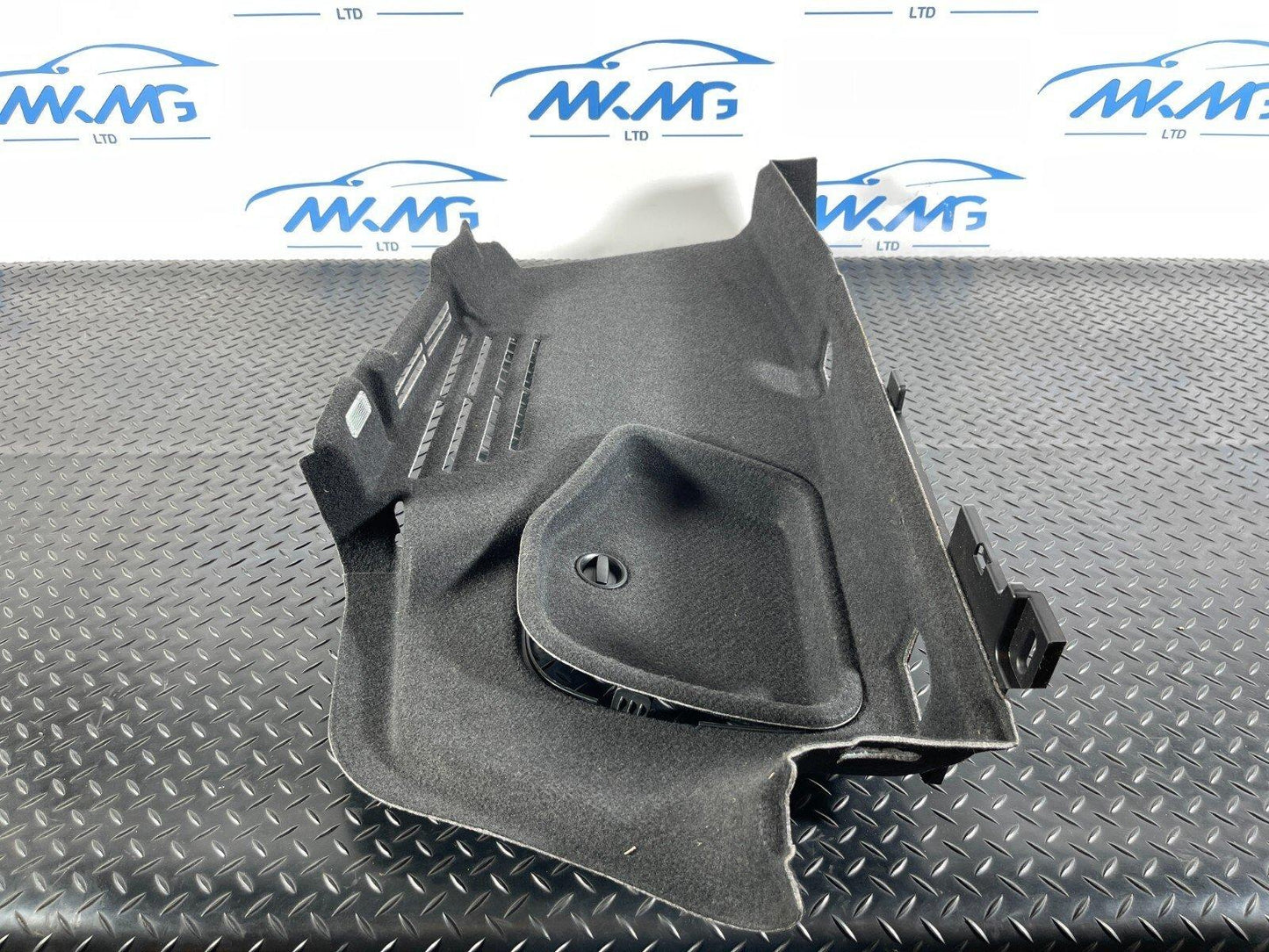 16-19 AUDI A4 B9 SALOON GENUINE REAR PASSENGER SIDE BOOT TRIM PANEL 8W5863879