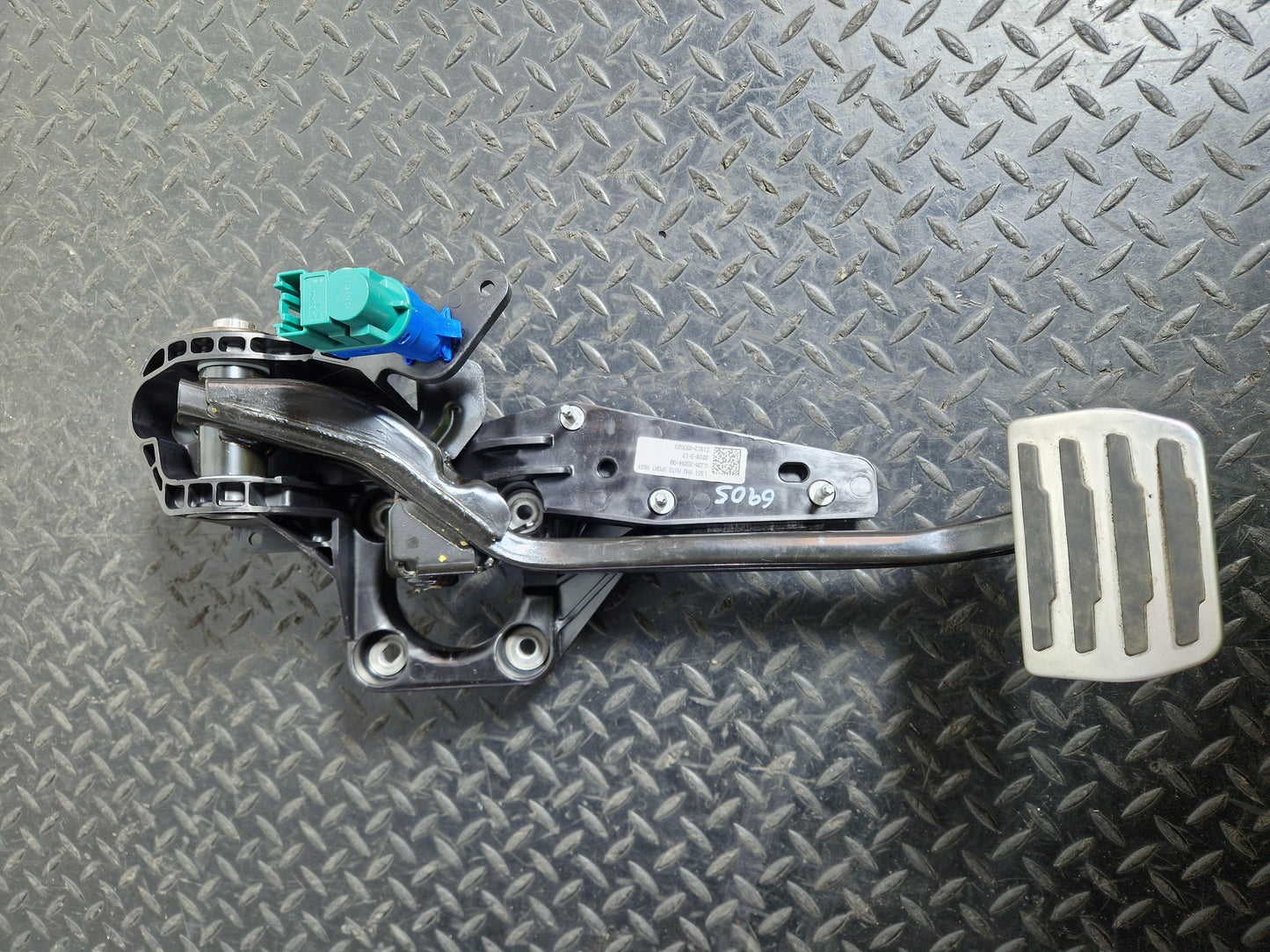 Land Rover Range Rover Evoque L551 2.0 Genuine Brake Pedal GJ3M-2D094-DB