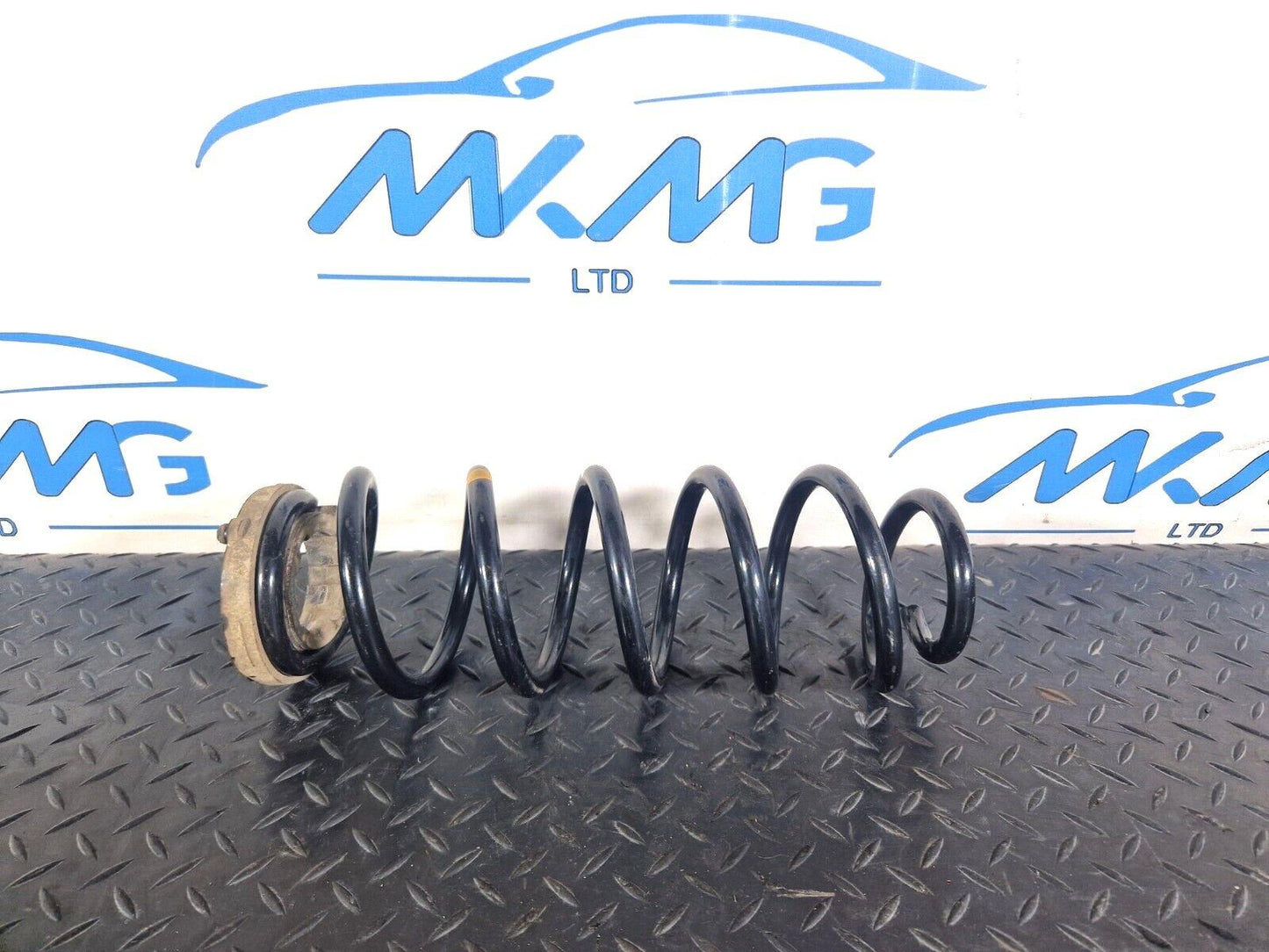 19-ON MERCEDES CLA C118 GENUINE REAR COIL SPRING X1 FITS BOTH SIDES A2473246700