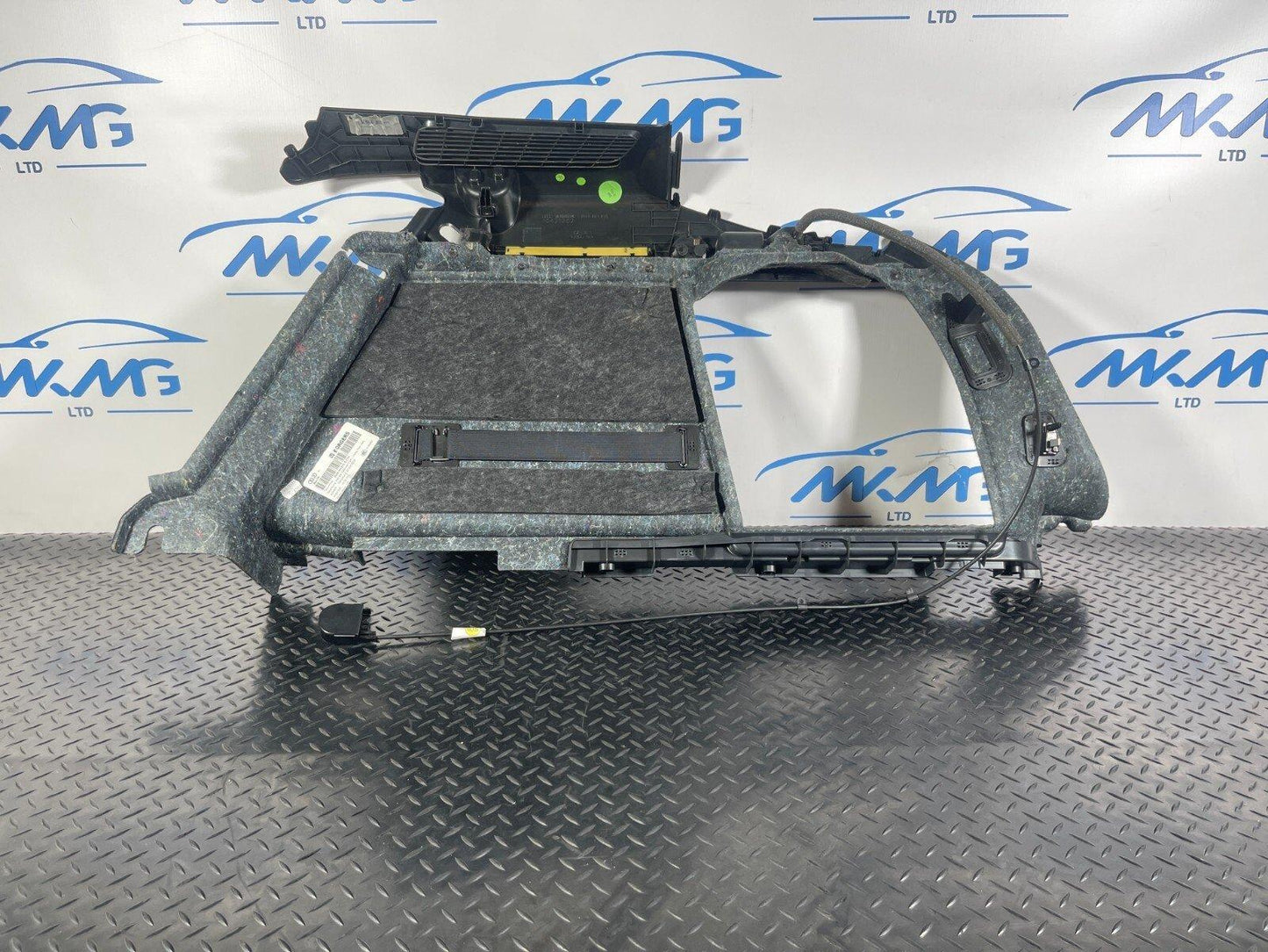 16-19 AUDI A4 B9 GENUINE REAR LEFT PASSANGER SIDE BOOT TRIM PANEL 8W9863879