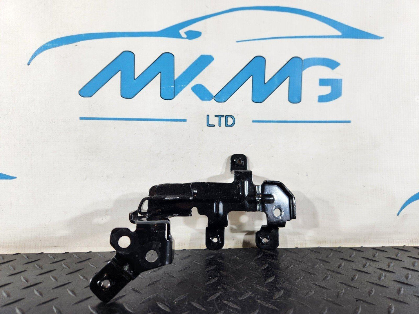 19-ON RANGE ROVER EVOQUE L551 SUPPORT BRACKET MOUNT HOLDER M4D3-9L456-BA