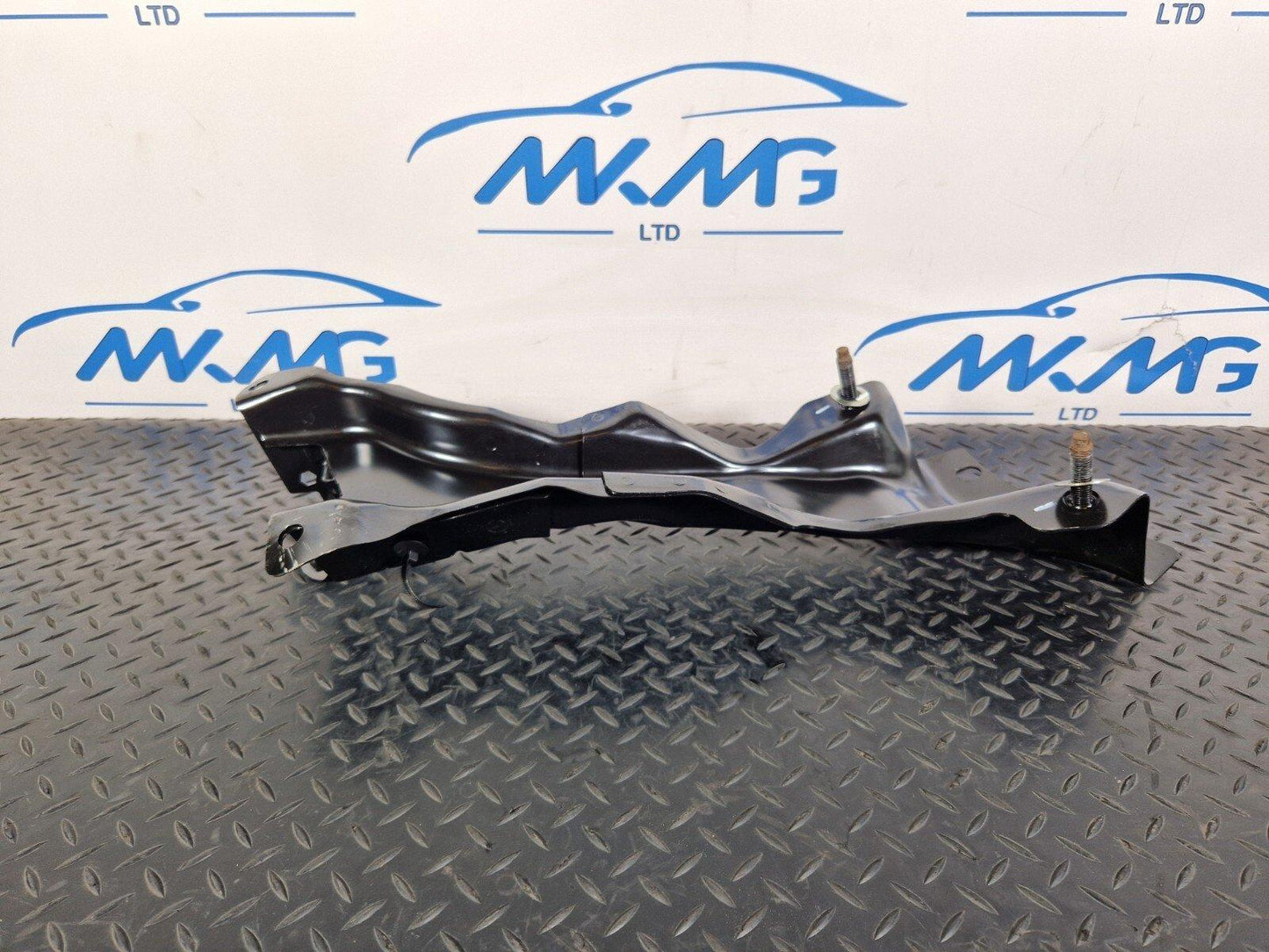 2019-ON LAND ROVER DISCOVERY L550 LEFT SIDE FLOOR SUPPORT BRACKET LK72103A11AD