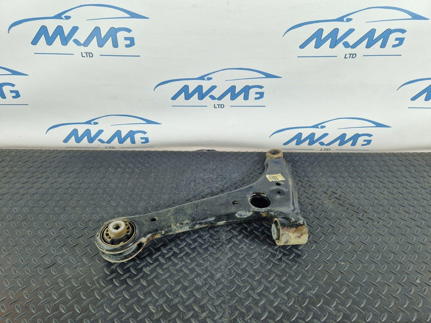 18-ON MERCEDES BENZ SPRINTER W907 W910 FRONT LOWER CONTROL ARM A9103330000