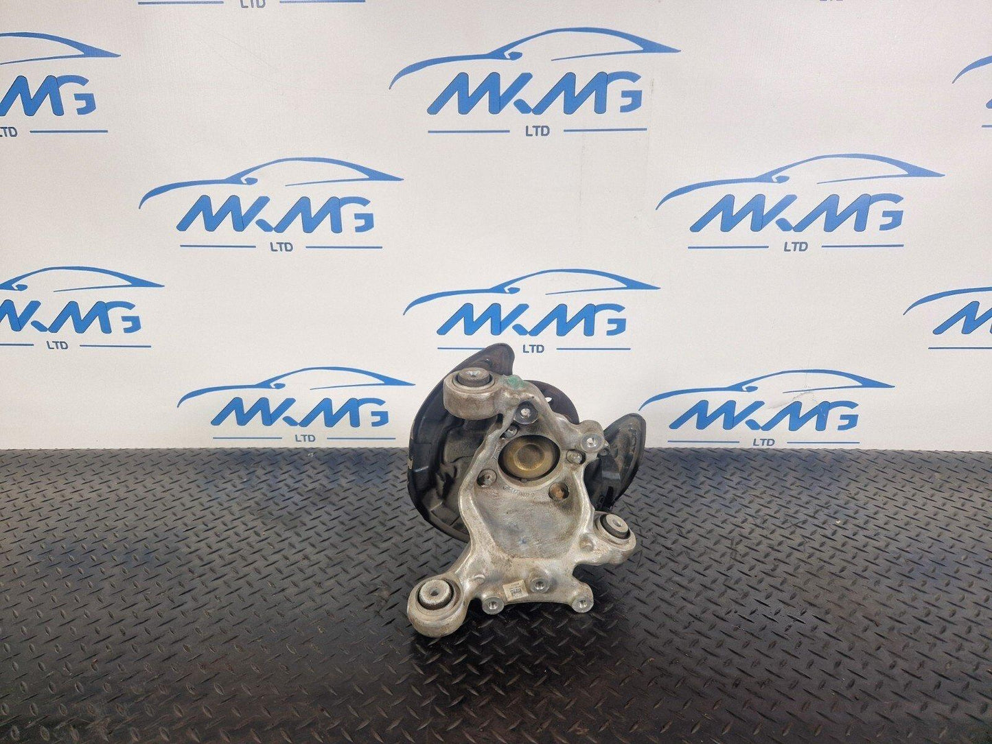 18-ON MERCEDES A B CLA W177 W247 C118 N/S/R WHEEL HUB & BEARING 2473570300