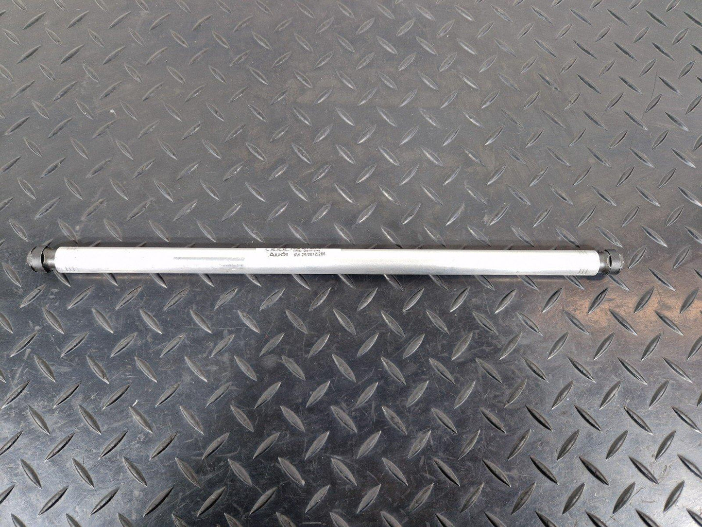 10-18 AUDI A7 4G S-LINE REAR BOOT TAILGATE GAS STRUT 4G8827857S