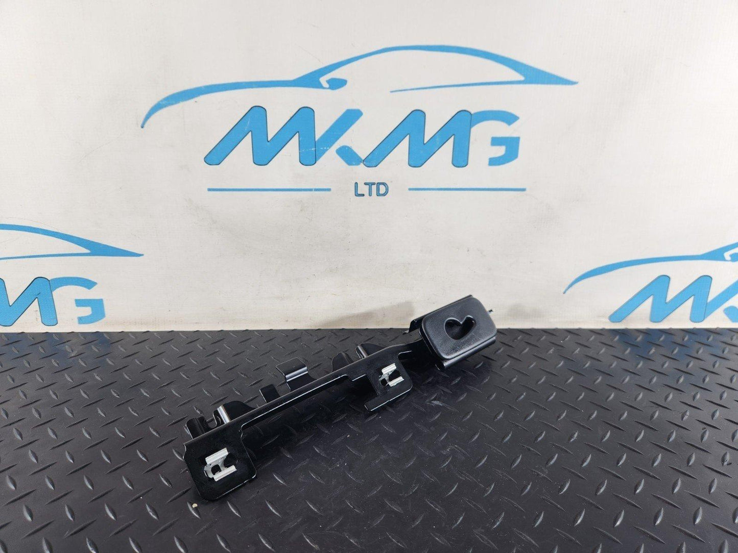 16-22 MERCEDES BENZ X253 GENUINE REAR ROOF HANDLE BRACKET HOLDER A2538150631