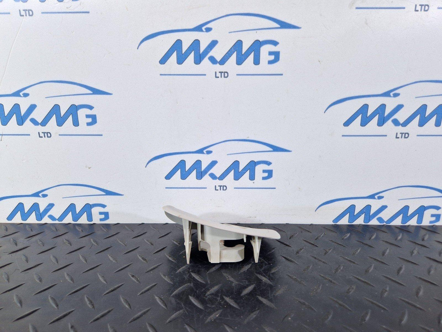 16-19 MERCEDES BENZ GLE W166 REAR RIGHT O/S HEADLINER CLOTHES HANGER A1668100631