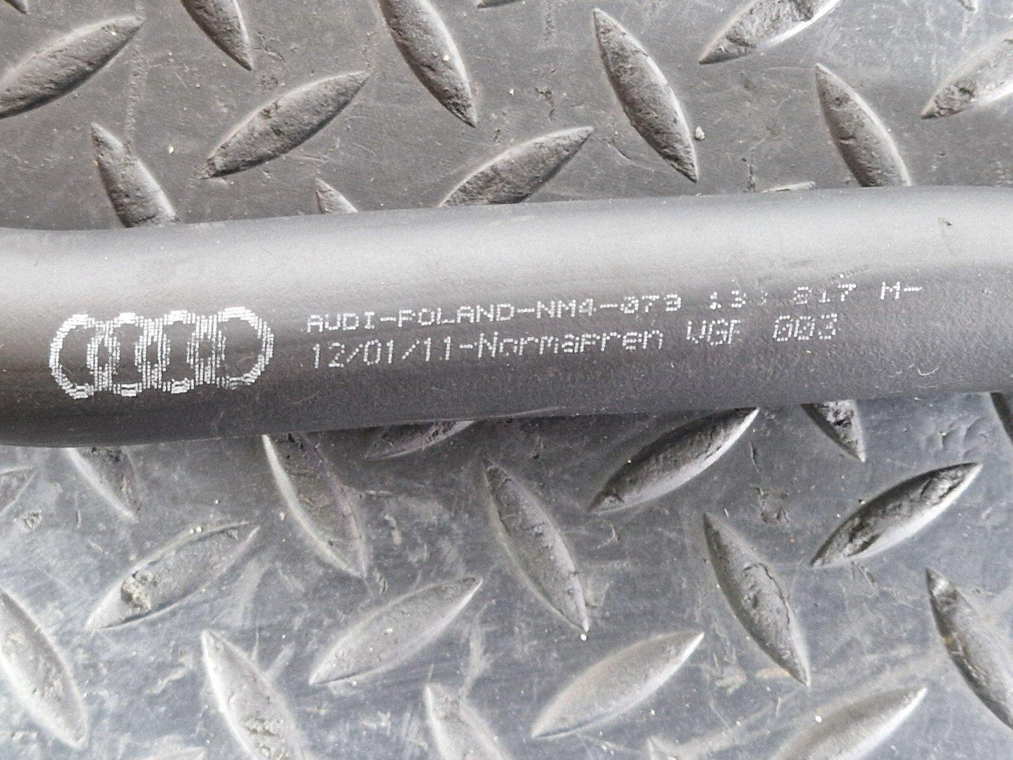 10-17 AUDI A8 4H CONNECTING PIPE HOSE LINE 079133817M