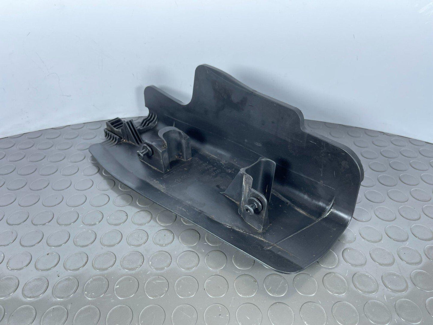 16-19 AUDI A4 B9 GENUINE REAR RIGHT CONTROL ARM COVER GUARD 8W0505416D
