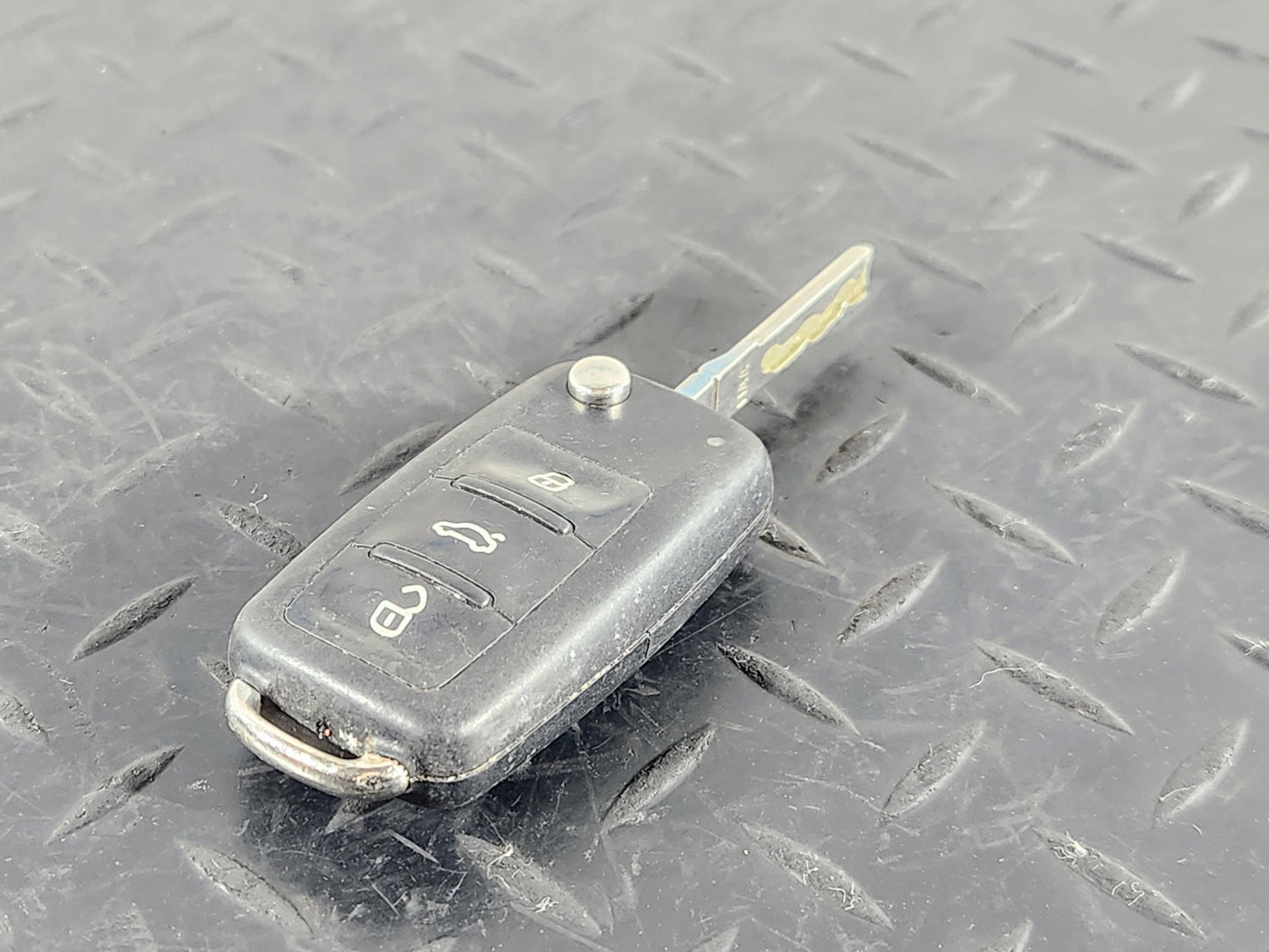 Skoda Octavia MK2 FL (1Z) Station Wagon Car Key Fob Genuine 3T0837202H
