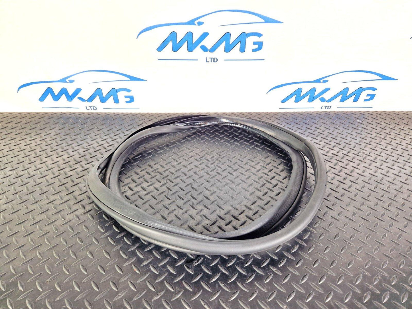 14-19 MERCEDES BENZ GLA X156 REAR DOOR RUBBER SEAL FITS LEFT & RIGHT A1566920176
