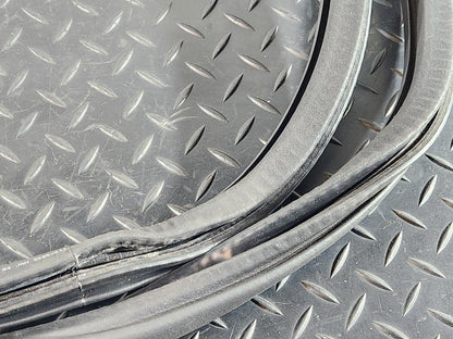 19-ON MERCEDES B CLASS W247 REAR DOOR RUBBER SEAL FITS LEFT & RIGHT A2476920400