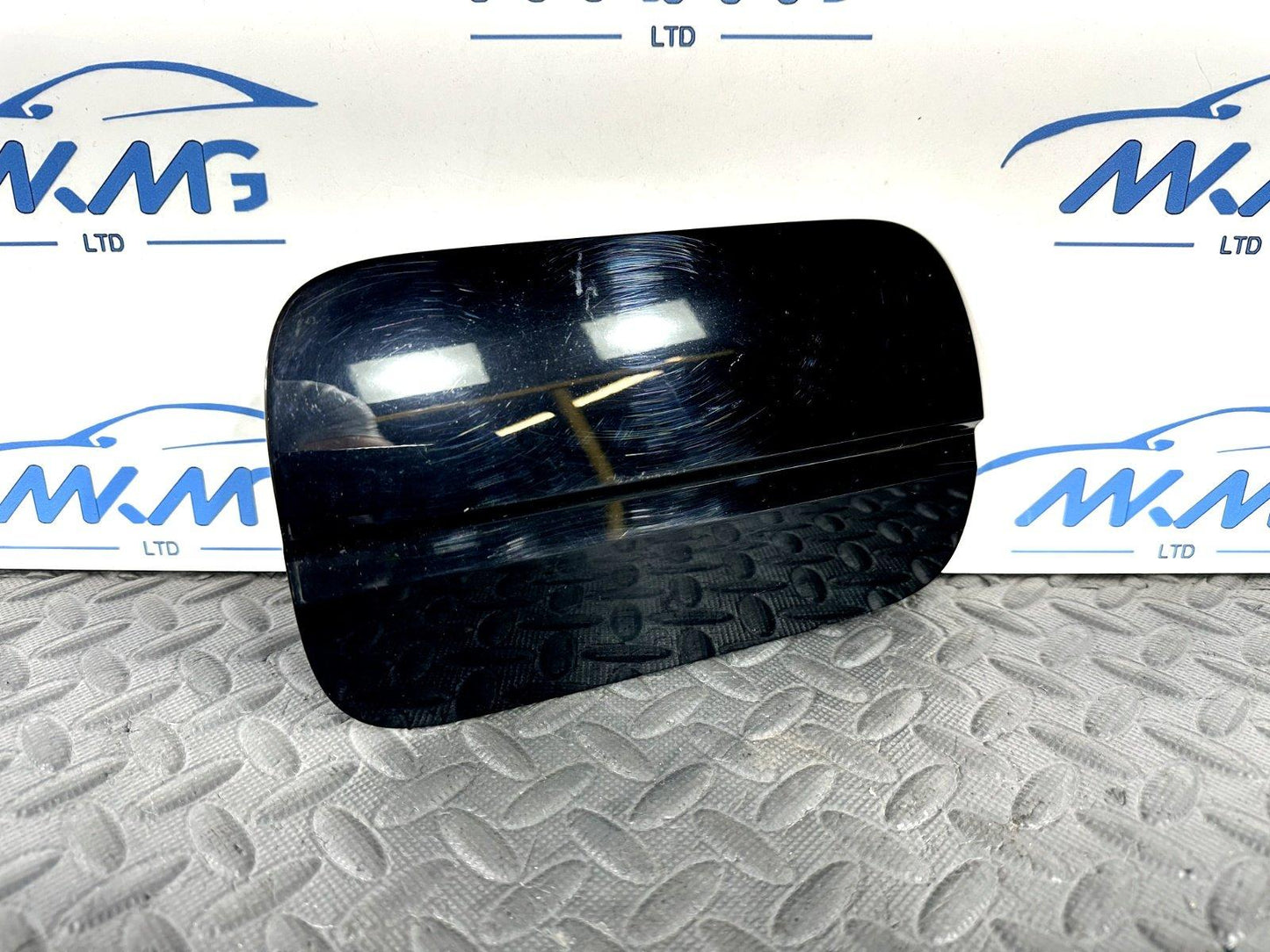 16-19 AUDI A4 B9 AVANT GENUINE FUEL DOOR IN BLACK 8W0809907