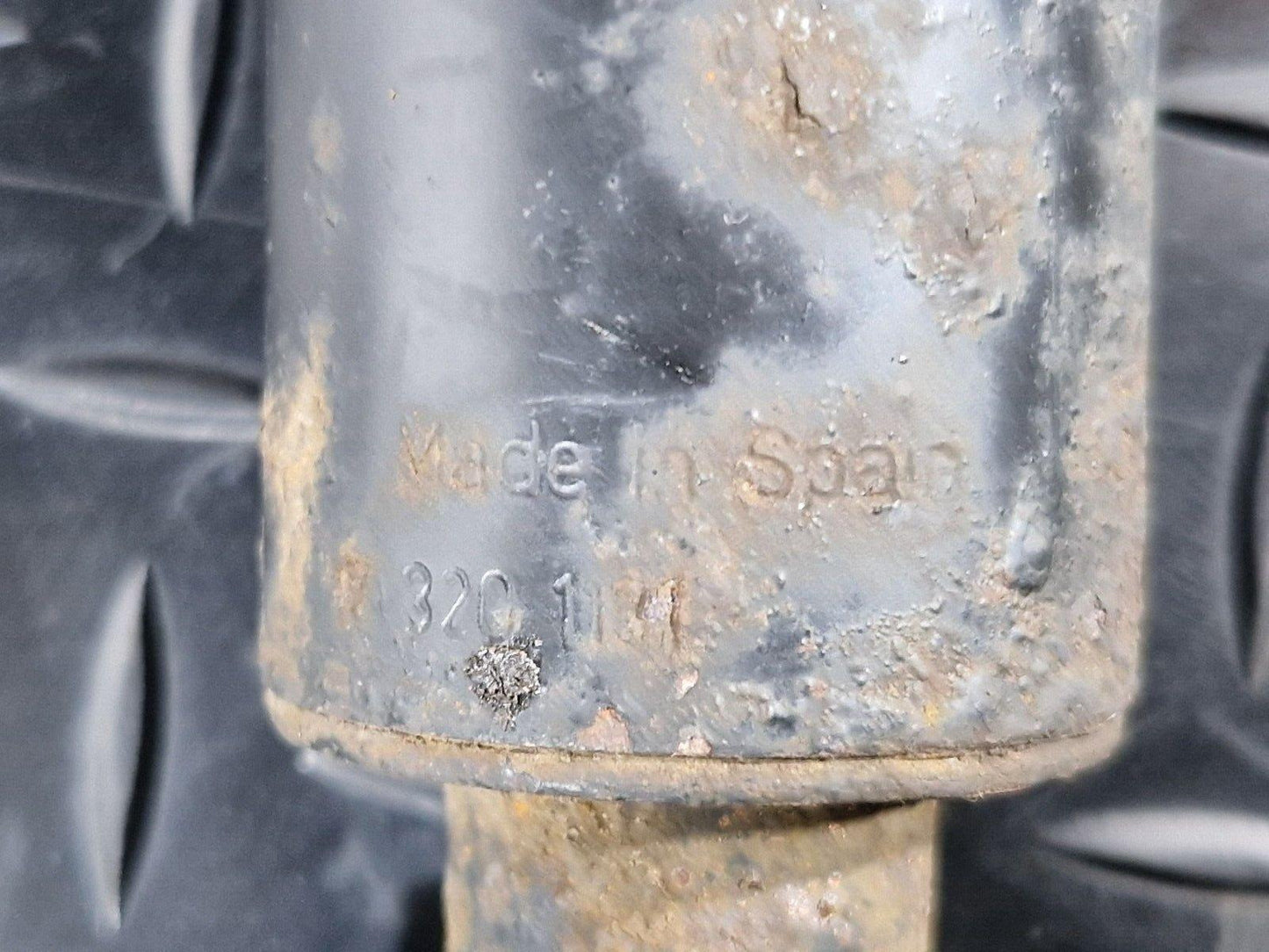 12-18 MERCEDES BENZ W176 LCI AMG LINE COUPE REAR SHOCK ABSORBER A2043260598