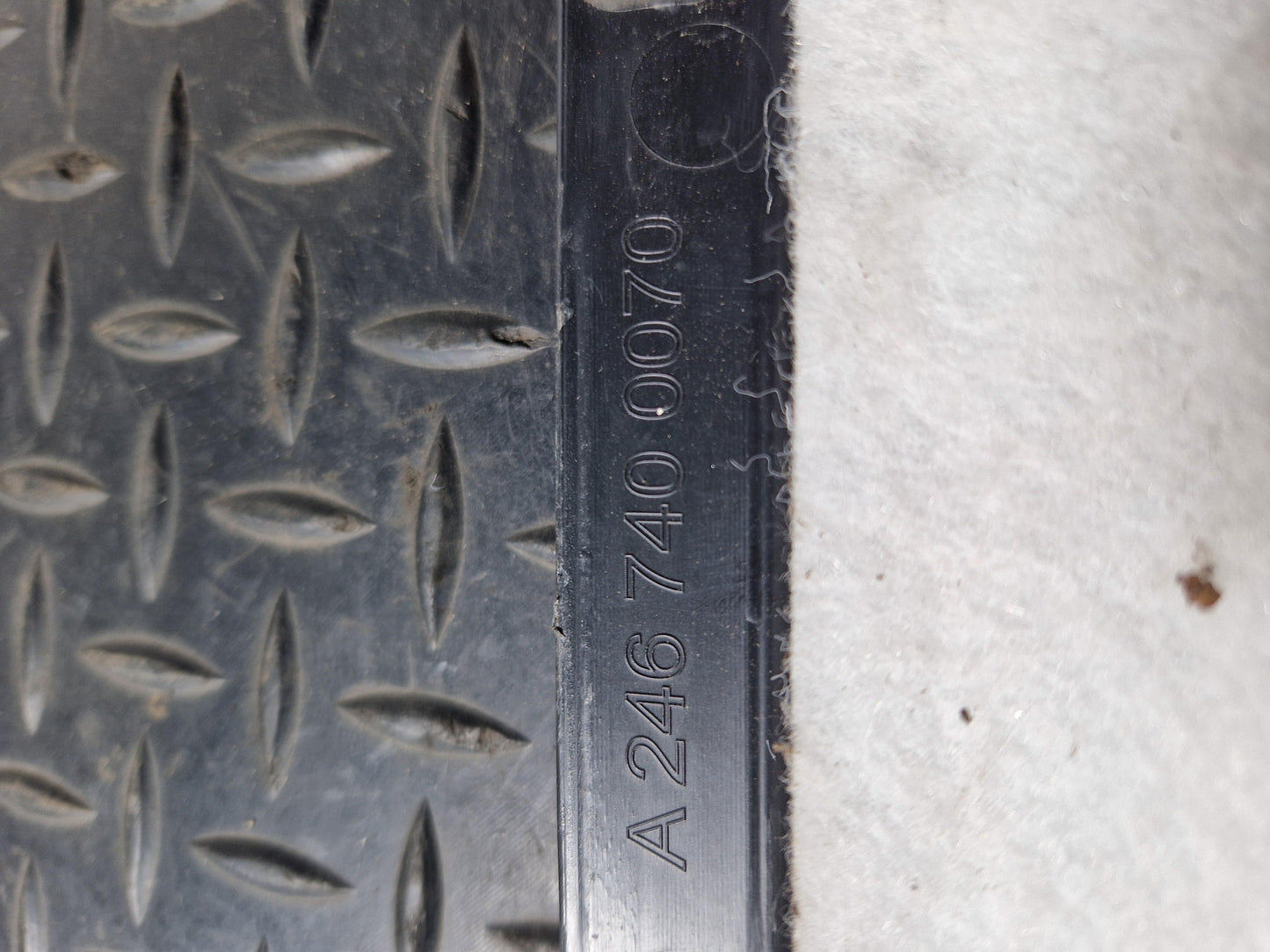 12-18 MERCEDES BENZ B-CLASS W246 OEM REAR BOOT TAILGATE TRIM A2467400070
